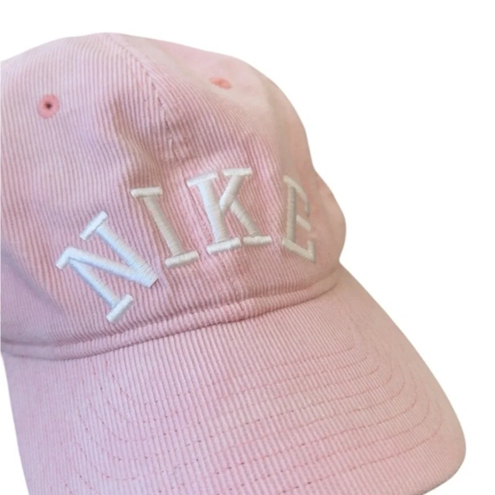 NIKE Retro Vintage Style Pink Corduroy‎ Snapback Cap